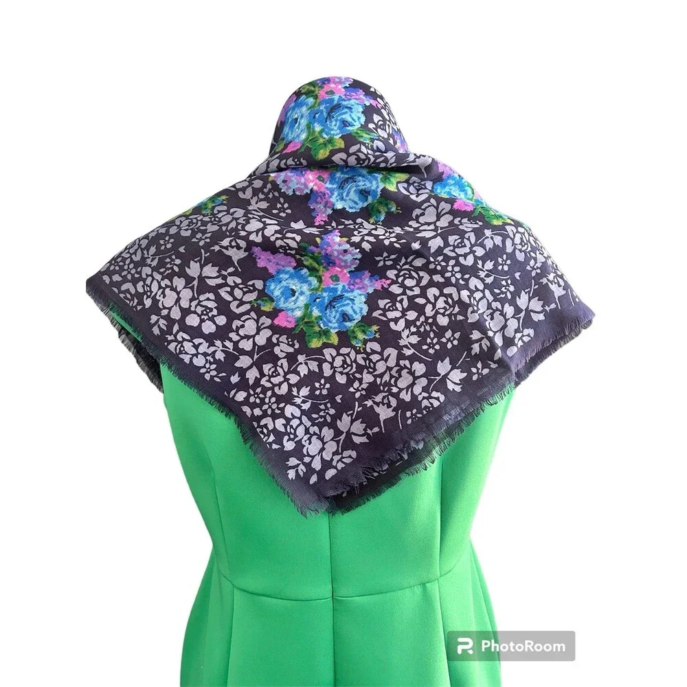 Honey Vintage 100% Wool Dark Blue Floral Print Fringed Edge Scarf Wrap